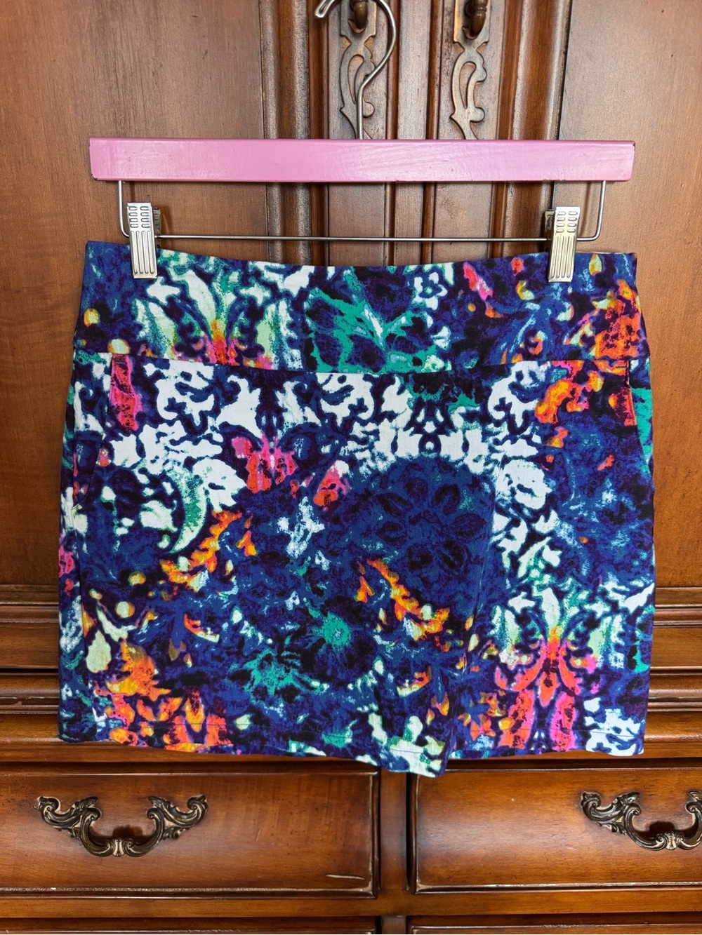 Attyre Women’s Vibrant Color Skort